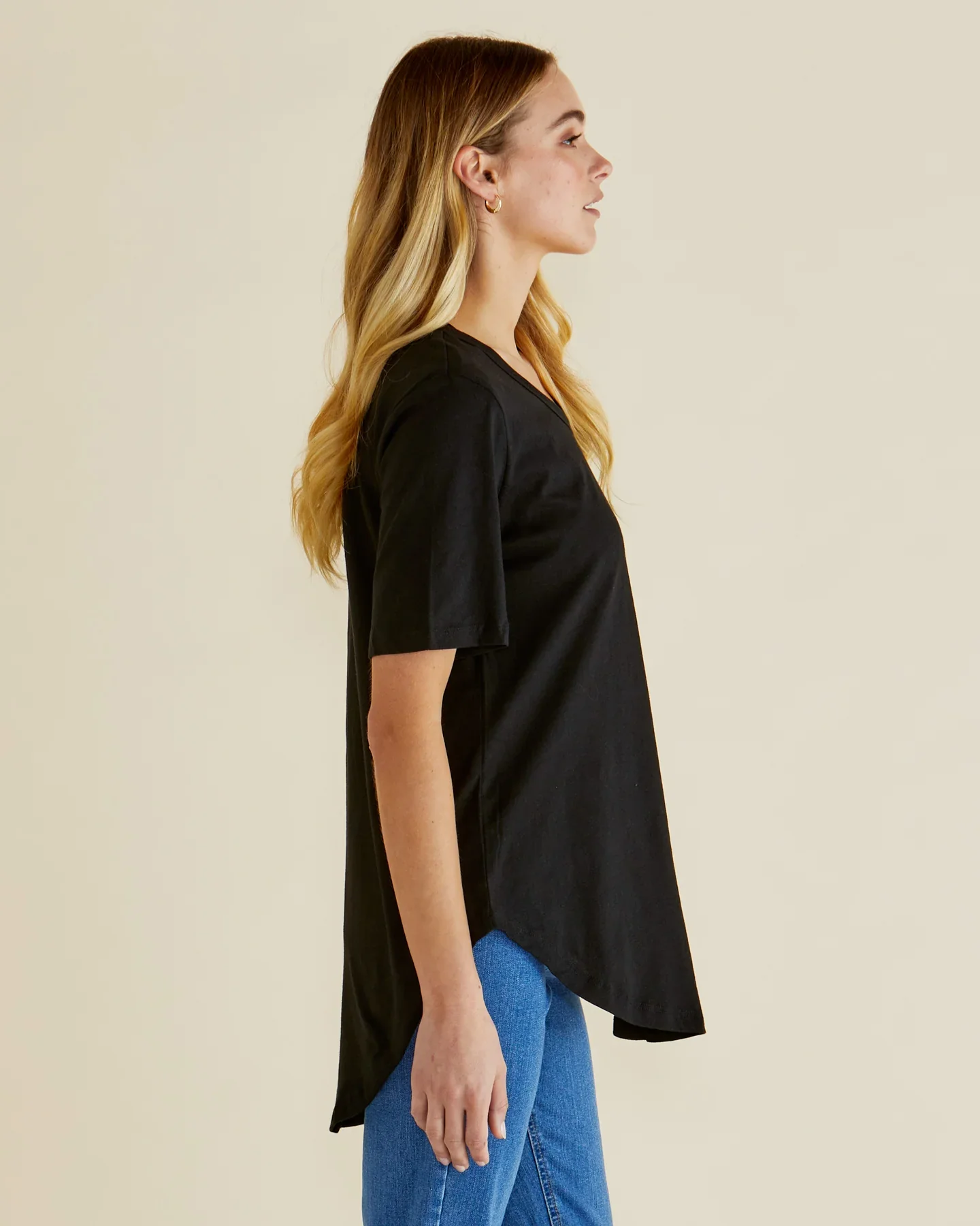Ariana Tee - Black - Image 3