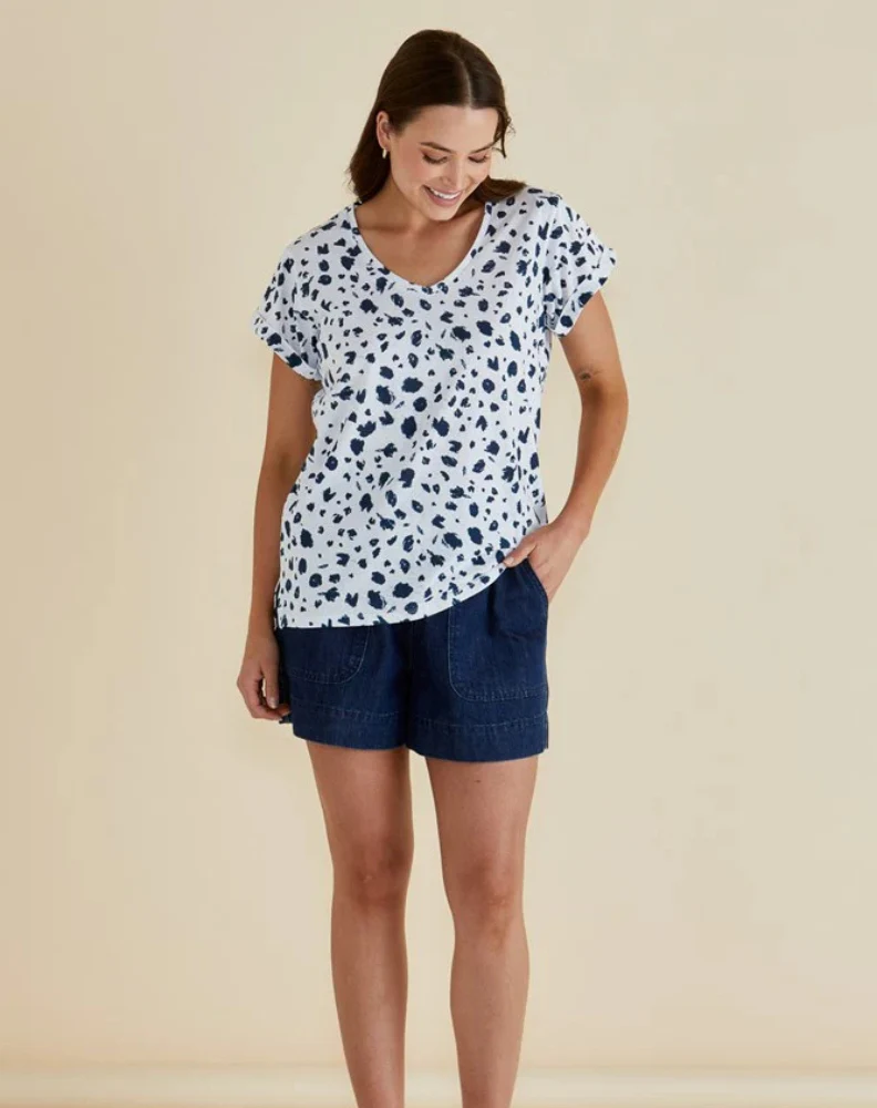 Ayla V-Neck Tee - Spot Print - Image 2