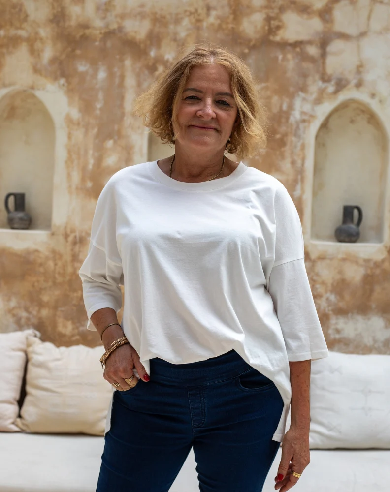 Classic Cotton Oversized Tee - White - Image 2