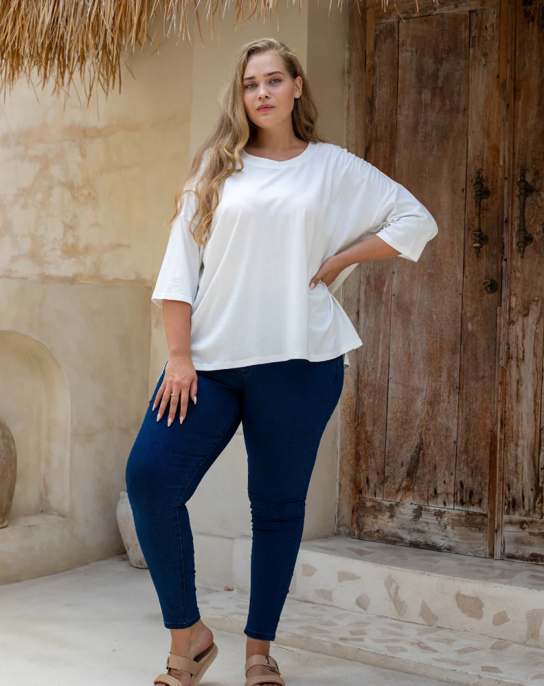 Classic Cotton Oversized Tee - White - Image 7