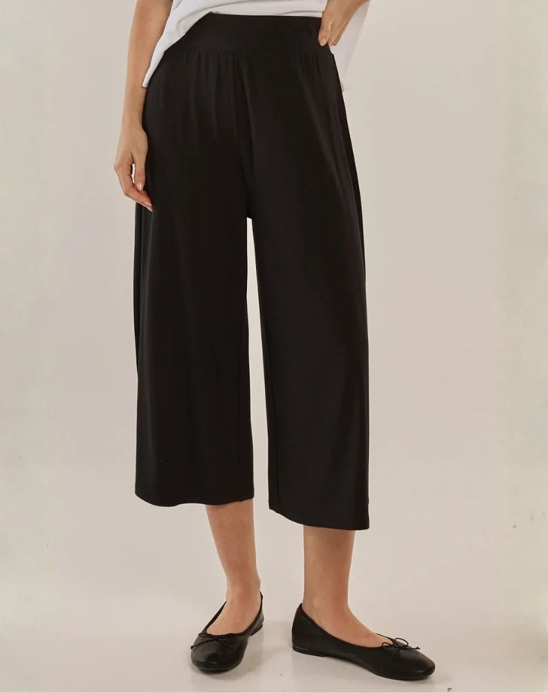 Crystal Crop Joggerâ - Black