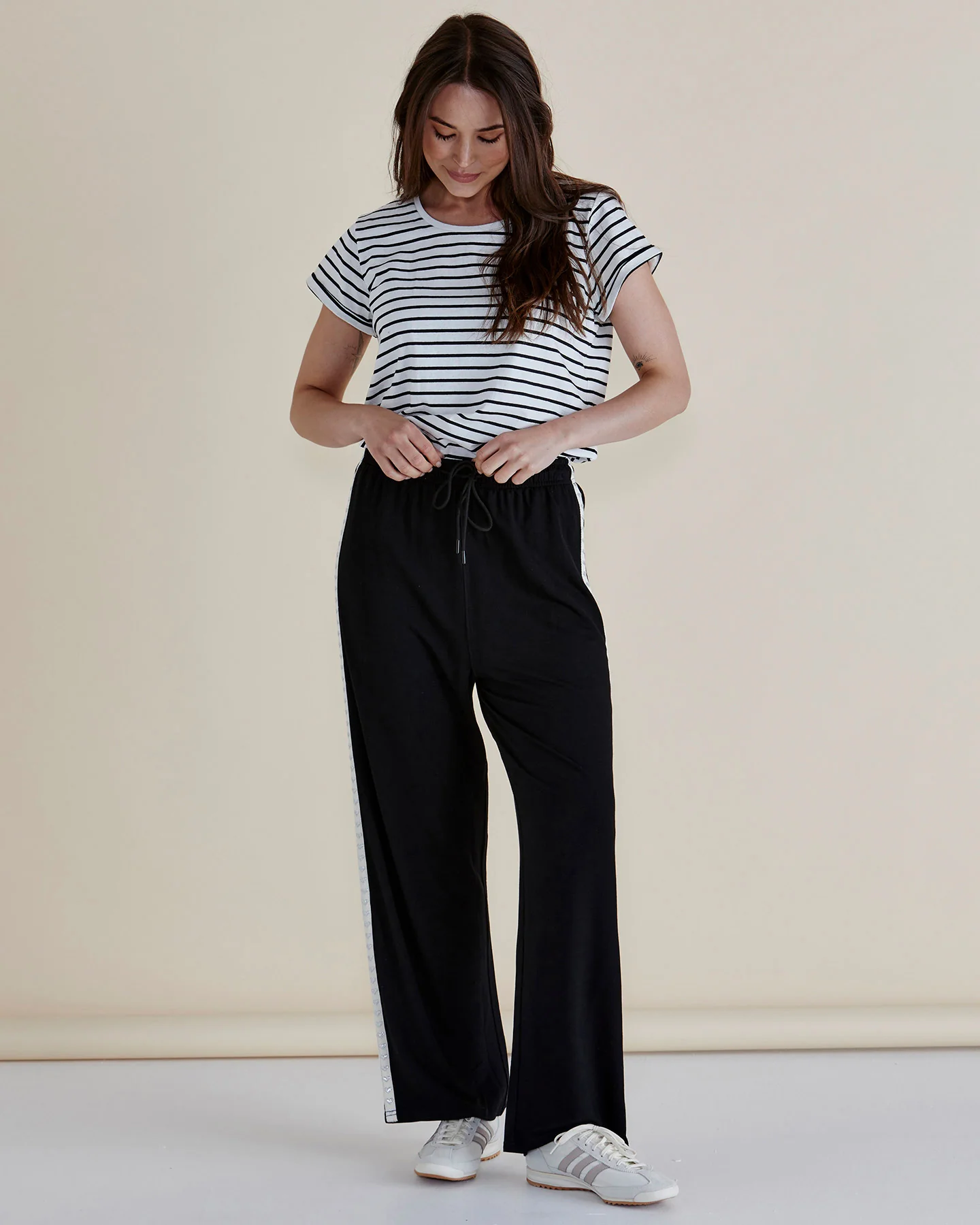 Evelyn Wide Leg Jogger - Black Trim - Image 2