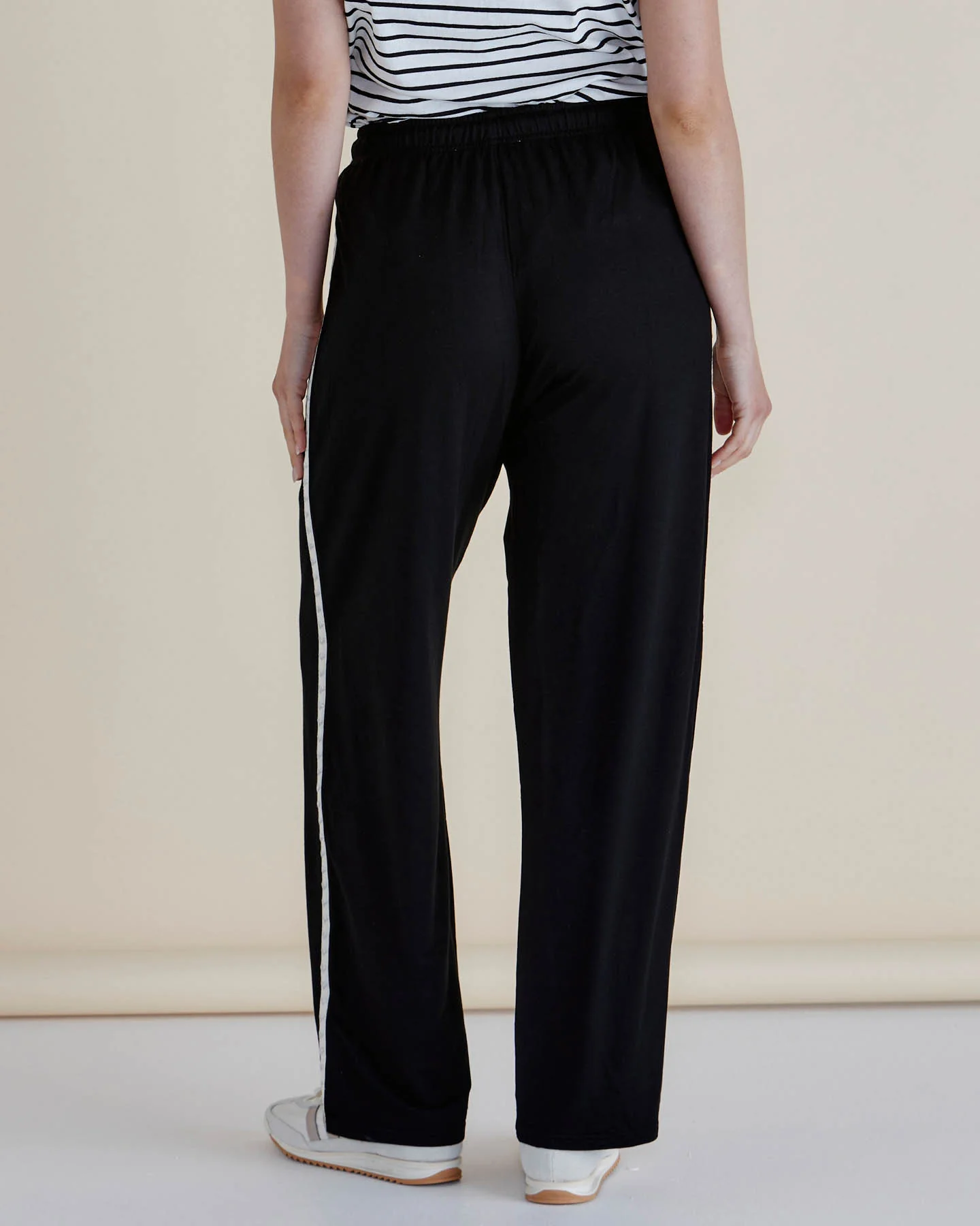 Evelyn Wide Leg Jogger - Black Trim - Image 4