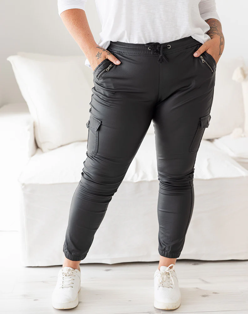 Leather Look Cargo - Black - Image 4
