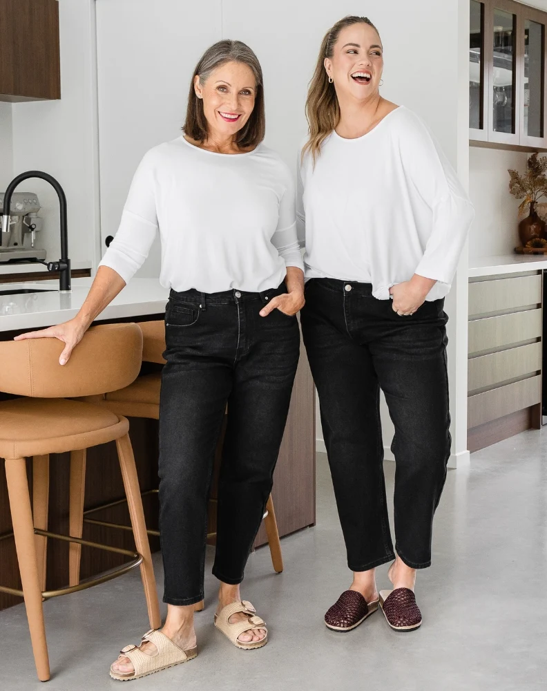 Mom Jeans - Black - Image 9