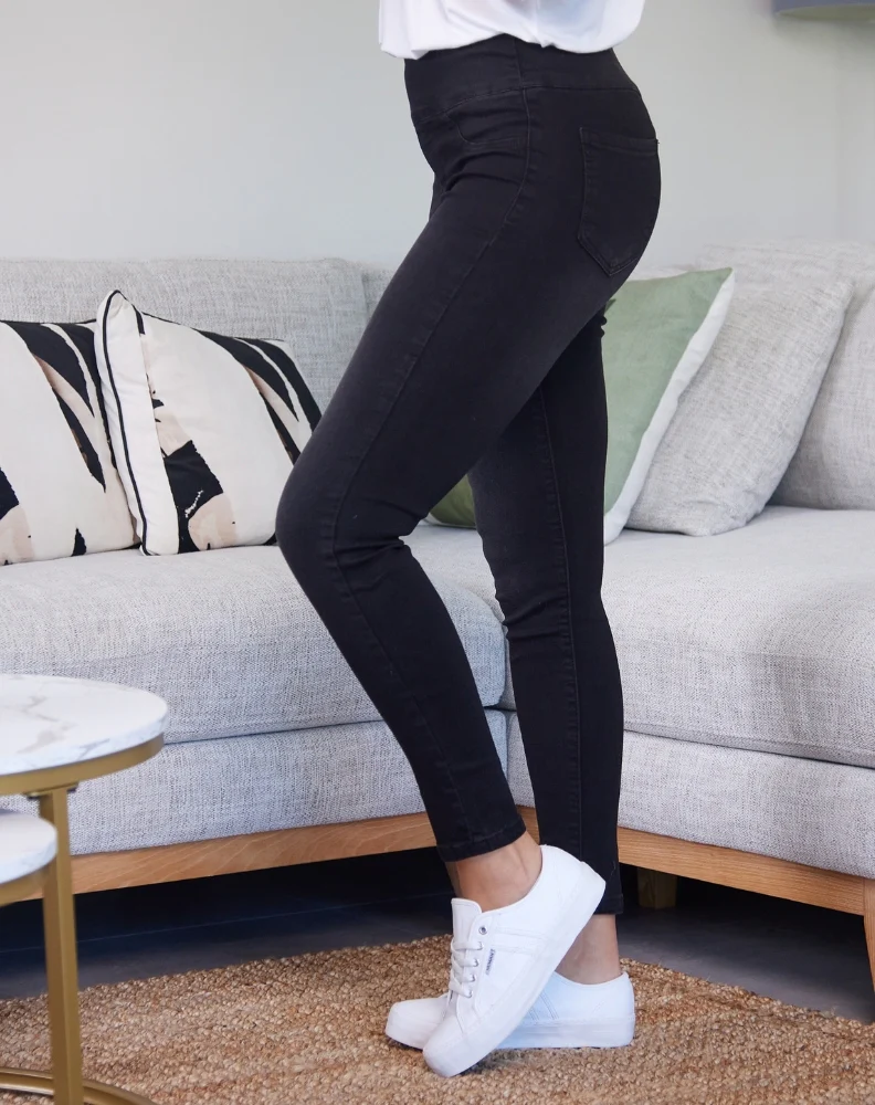 Pull On Jeans -Black - Image 11