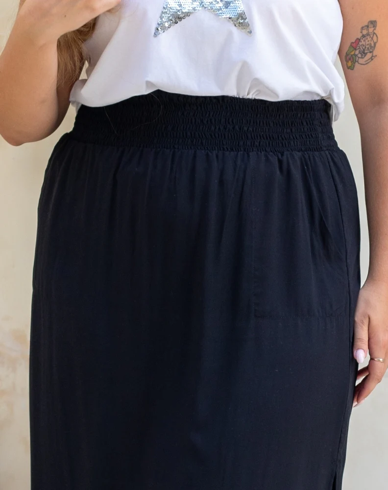 Resort Midi Skirt Black - Image 4